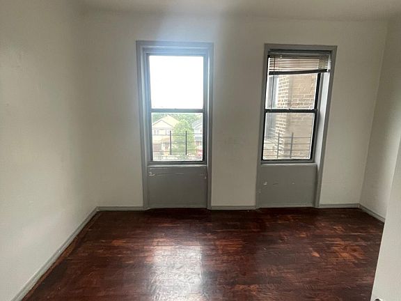 5th image of 49 Milford Ave APT 11