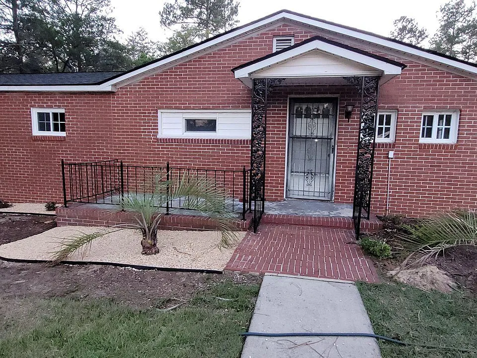 4433 Columbia Hwy N