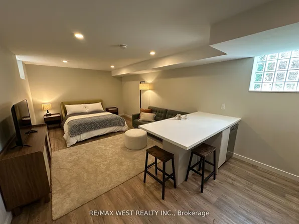 176 Sammon Ave, Toronto, ON M4J 1Z2