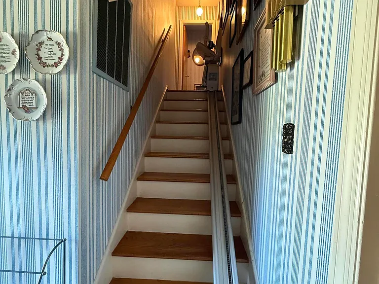 1471 Woodhill Ter — Photo 4