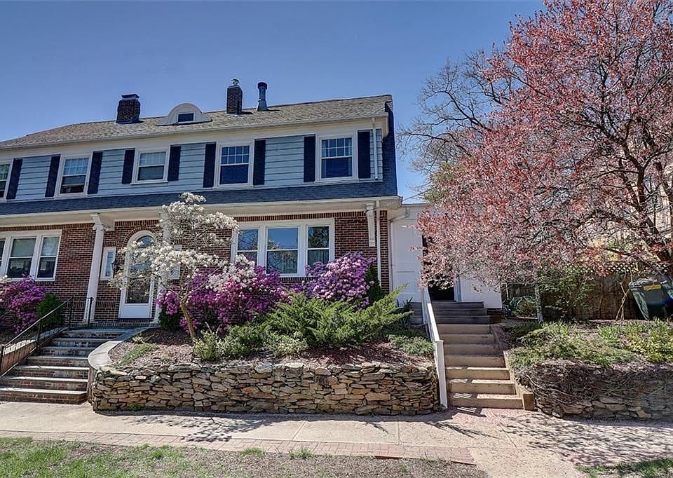 1st image of 62 Blackstone Blvd #2