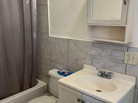 4th image of 700 NW 3rd Ave #1-8