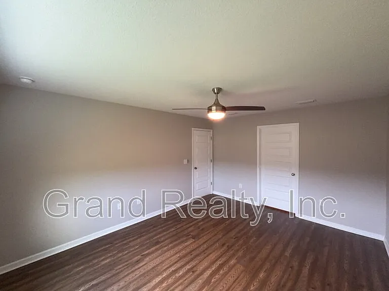5583 Guinevere Ln — Photo 11