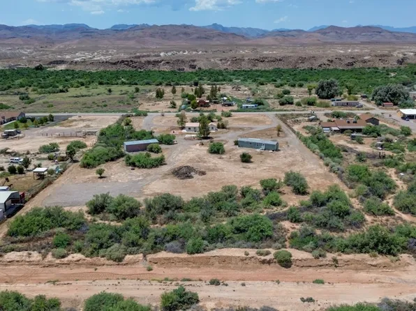 870 N Saltbrush Ln, Moapa Valley, NV 89025