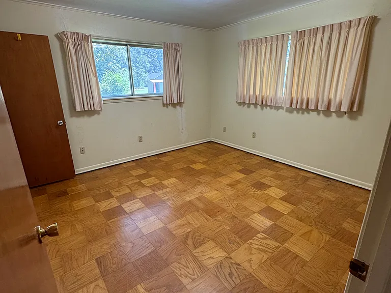 Bedroom 4 (Primary Bedroom)