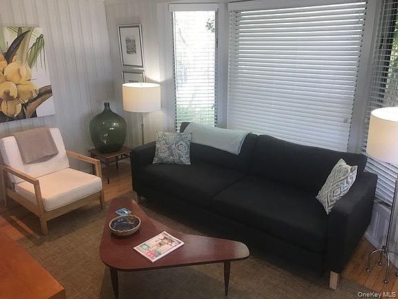4th image of 209 Bayview Walk