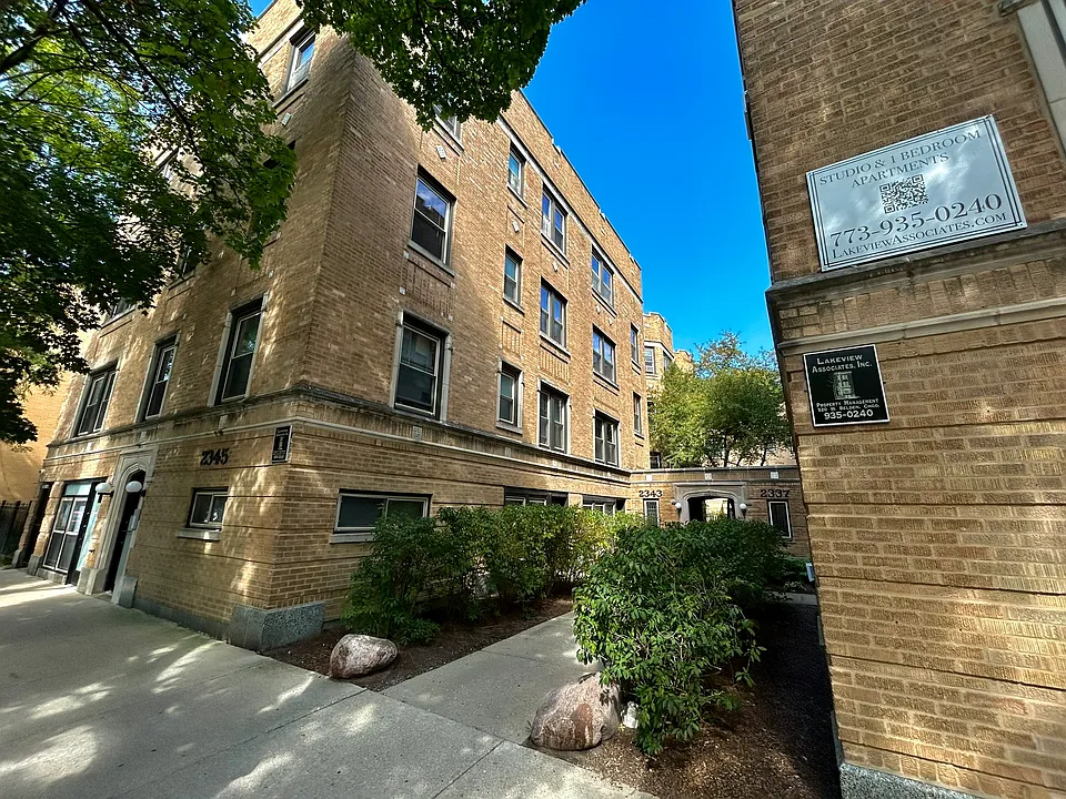 2339 North Geneva