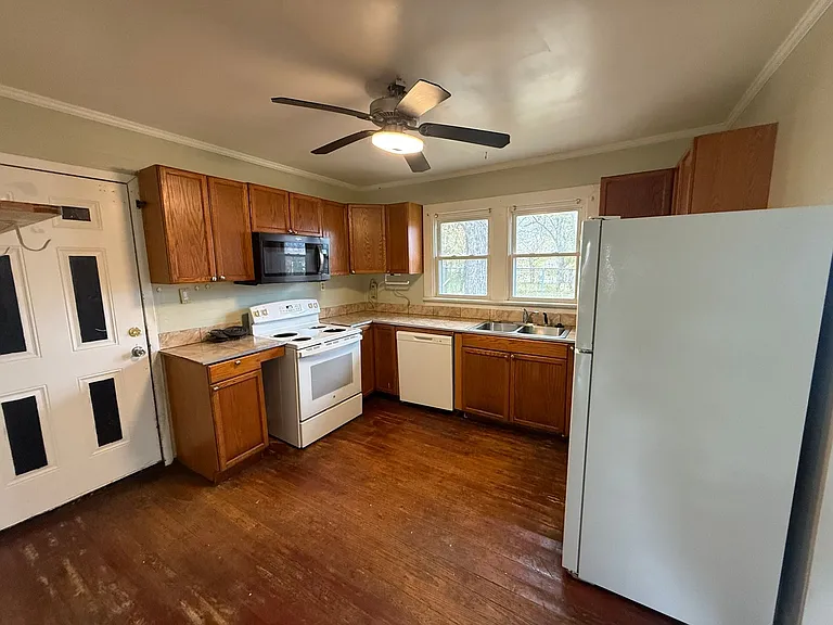 1300 Aggie Rd — Photo 4