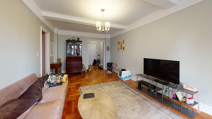 Rented by Bond New York | media 29