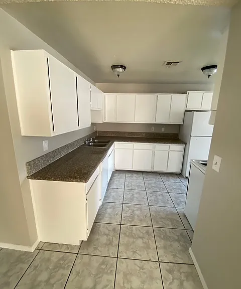 6216 Ilanos Ln #C — Photo 2