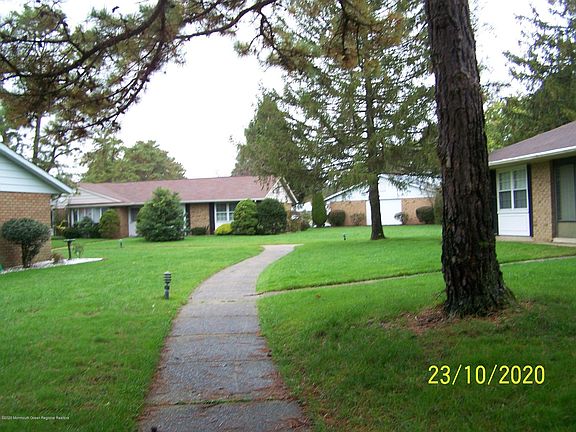 5th image of 42B Buckingham Dr
