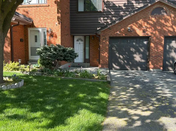 4230 Fieldgate Dr #24, Mississauga, ON L4W 2M5