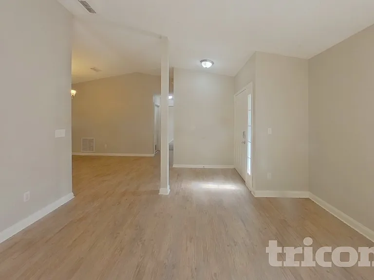 10819 Grand Central Pl N — Photo 2