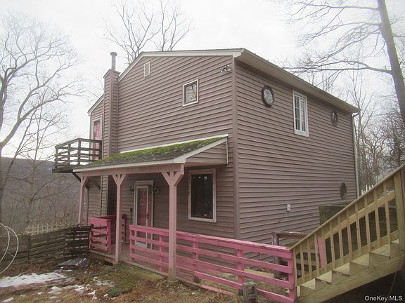 3rd image of 70 Deer Trail N