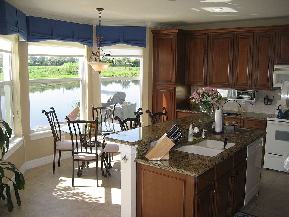 2nd image of 9780 Silvercreek Ct
