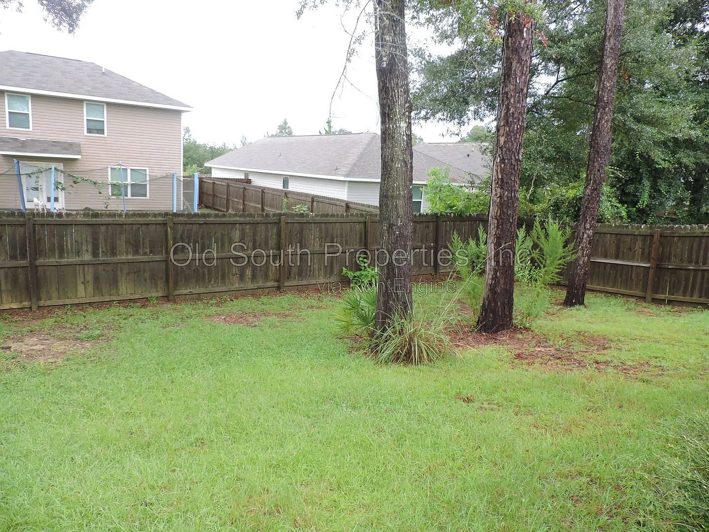 4 bed, 2.0 bath, 1827 sqft, $1,995 — Photo 3
