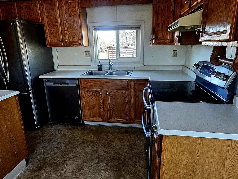 315 5th St E — Photo 7