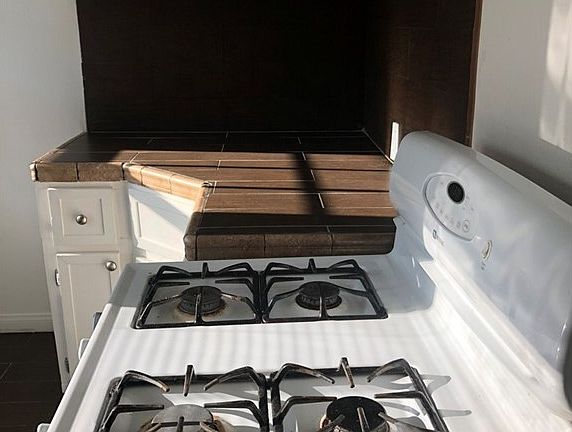 5th image of 506 W Queen St APT 3