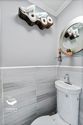 Sold by Daniel Gale Sotheby's International Realty | media 11