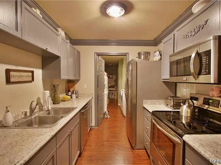 5445 Pine Aires Dr #124 — Photo 7