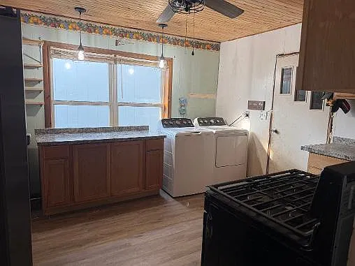 3 bed, 1.0 bath, 1239 sqft, $1,050 — Photo 3