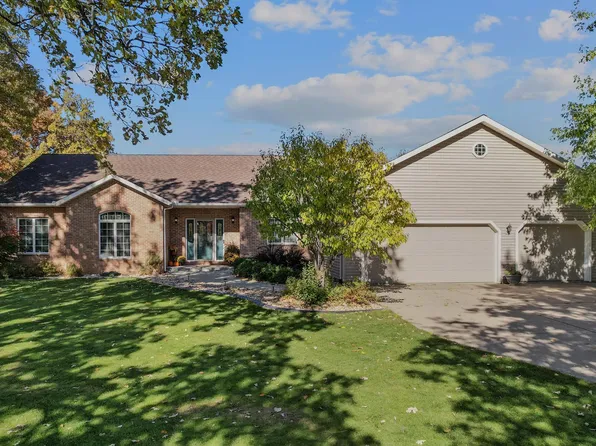 W8348 Bedrock Rd, Portage, WI 53901
