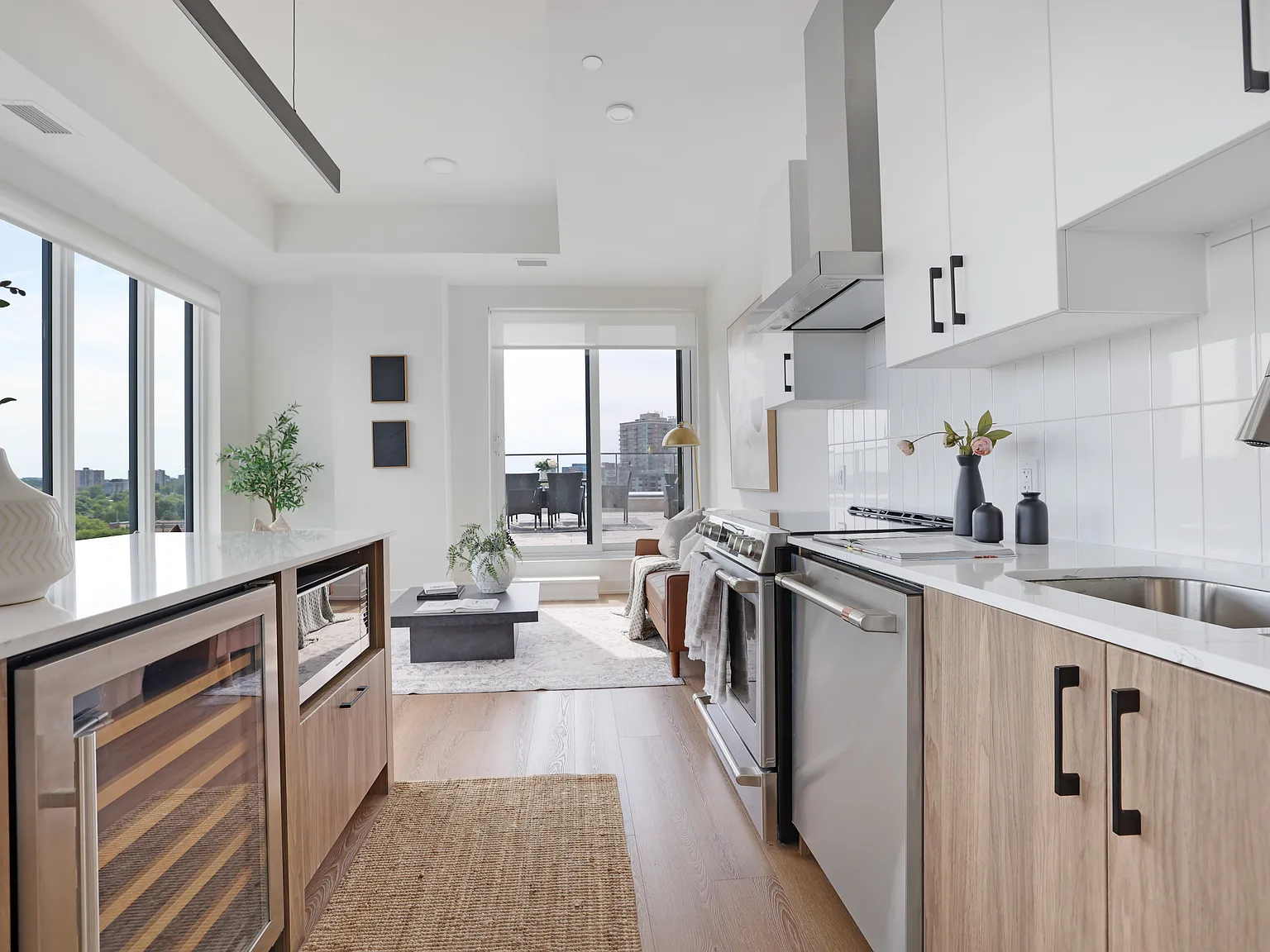 88 Beechwood Penthouse — Photo 3