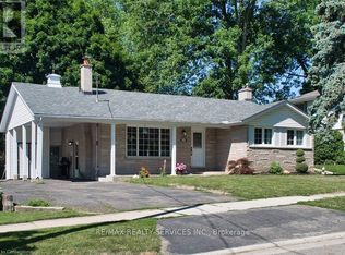 115 Uplands Dr, Kitchener, ON N2M4X3