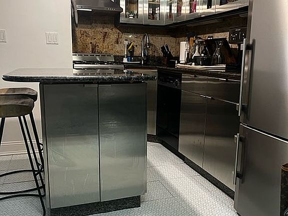 4th image of 300 W 53rd St APT 6G