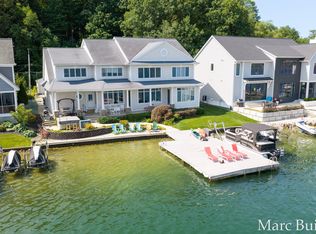 421 N Lake Dr, Caledonia, MI 49316