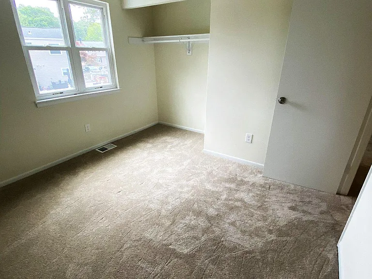 7707 Queens Park Rd — Photo 16