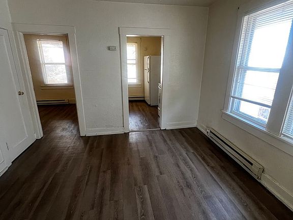 3rd image of 548 W Bonneville St #3