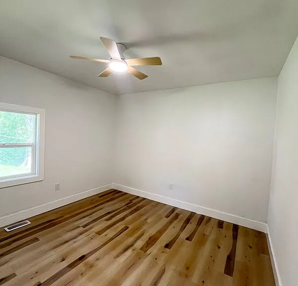 3741 Elmwood Ave — Photo 13