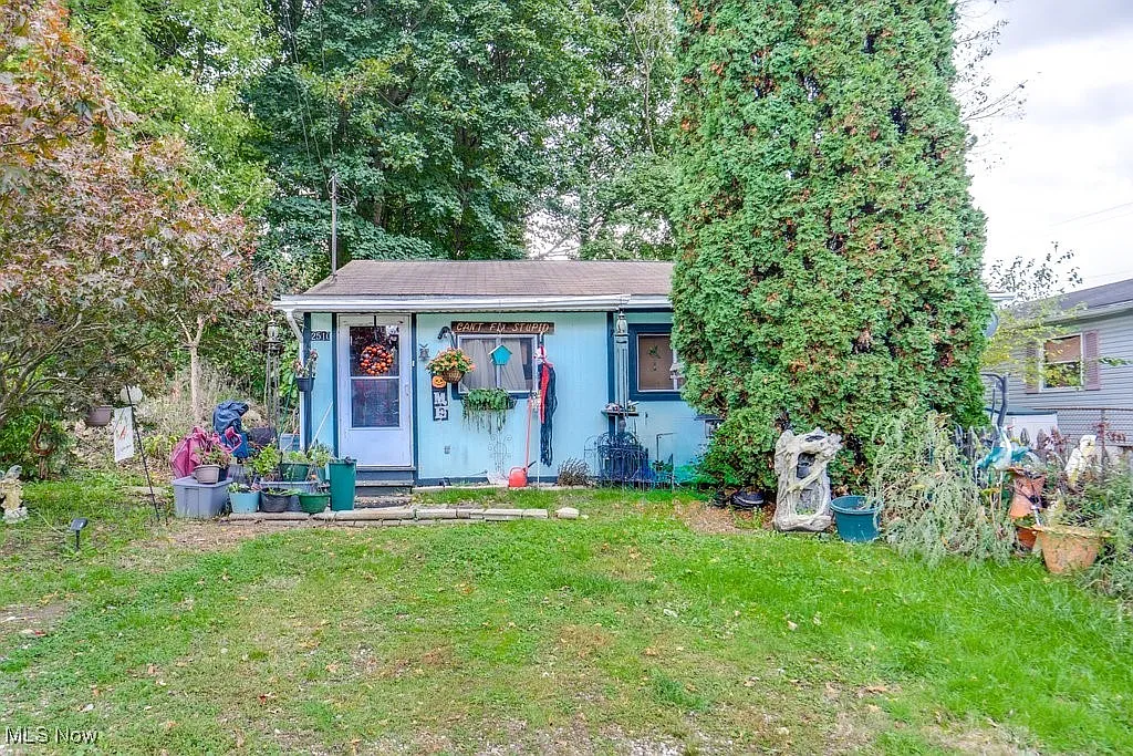 2510 South St photo 1