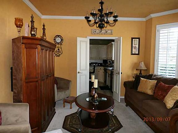 4th image of 15609 Allegheny Dr