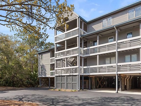 3rd image of 2402 Racquet Club Dr