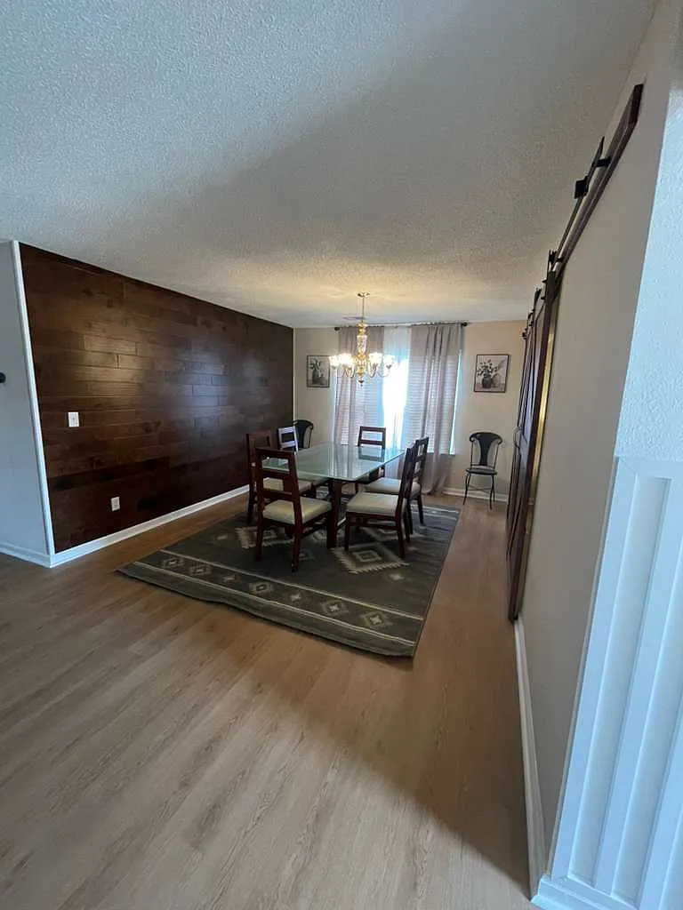 6 bed, 3422 sqft, $9,495 — Photo 4