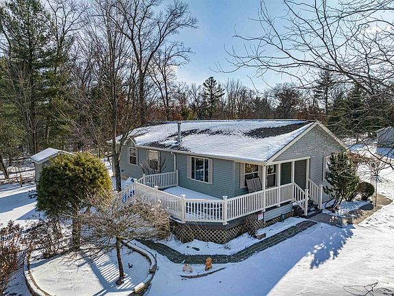 2nd image of 399 Oakbrook Drive