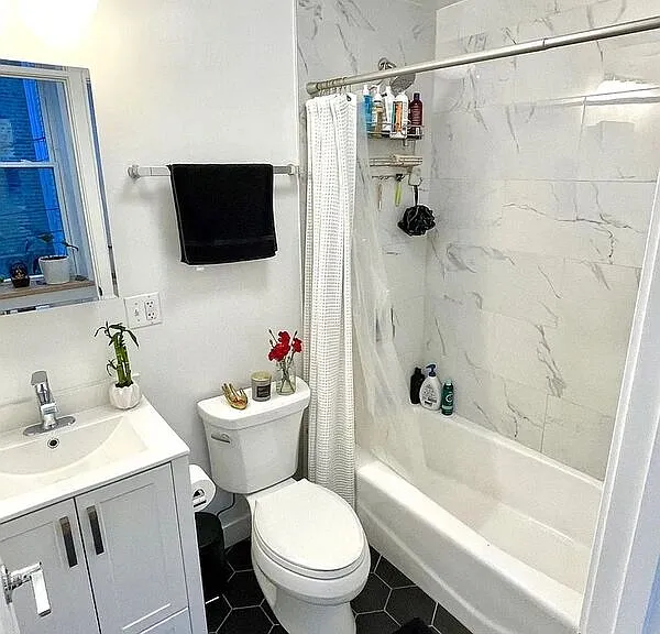1644 W Cermak Rd #2R — Photo 8