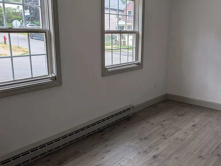 192 E 4th St #192 — Photo 9