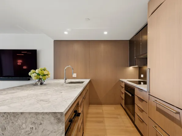 111 West 56th Street image 3 of 11