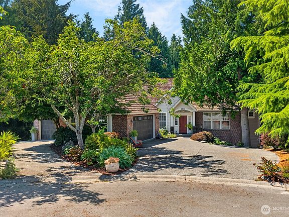 2nd image of 4810 Green Hills Court