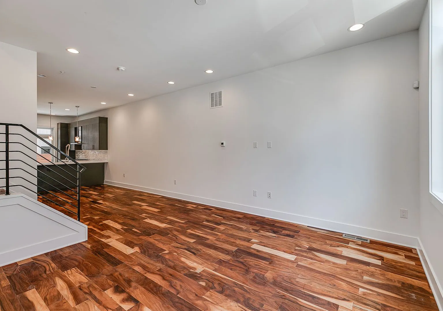 Northern Liberties Townhome with Parking — Photo 3