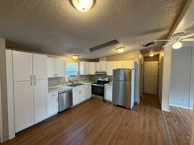 3738 Bellaire Ave — Photo 6