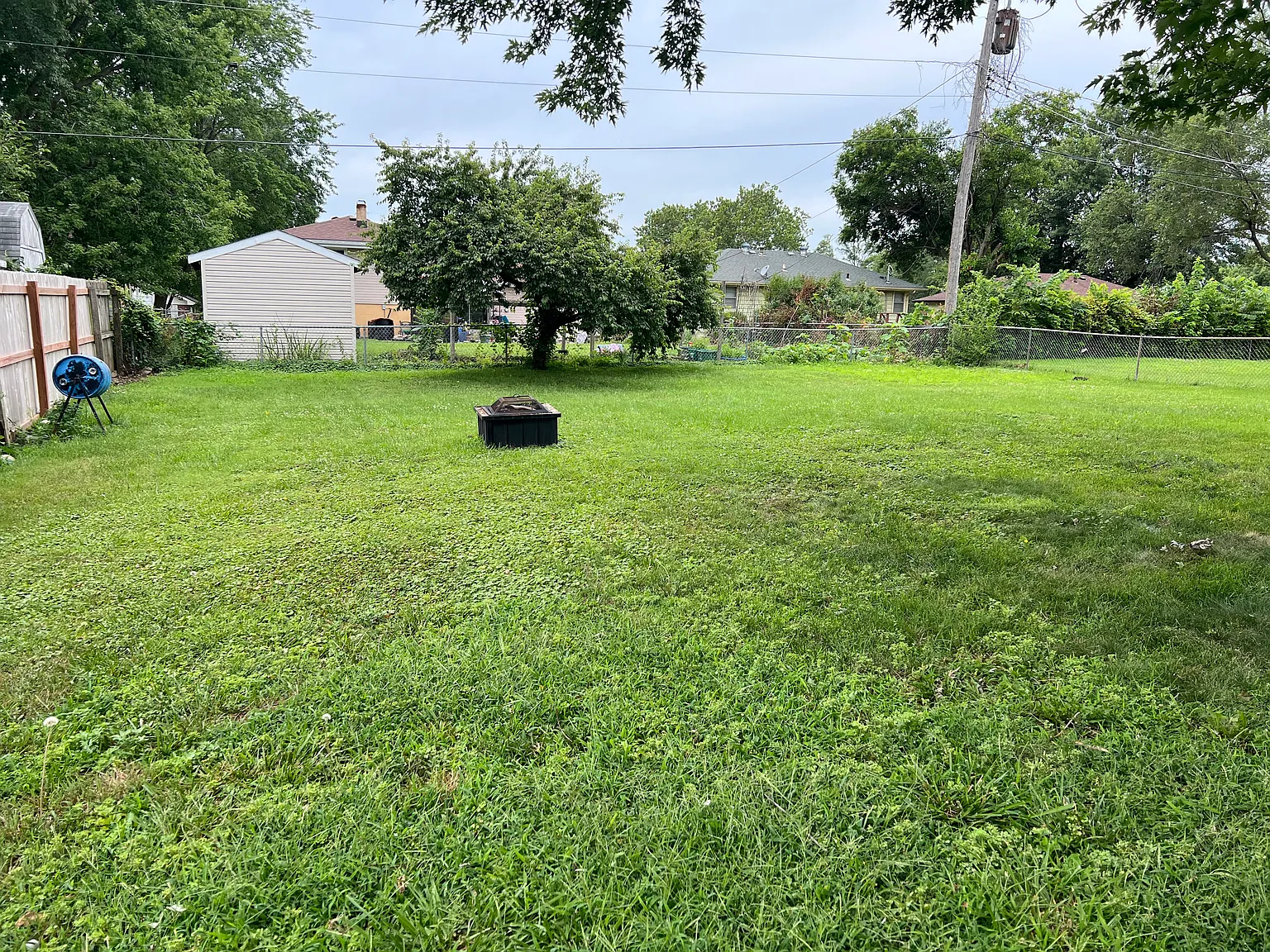 6 bed, 1900 sqft, $2,400 — Photo 2