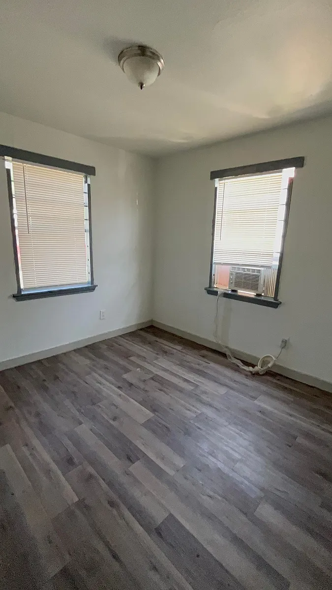 Building Photo - 3544 Des Chaumes St