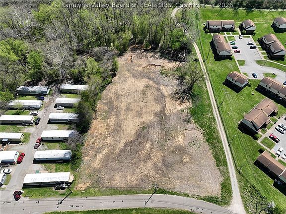 3rd image of 506 Lewis St