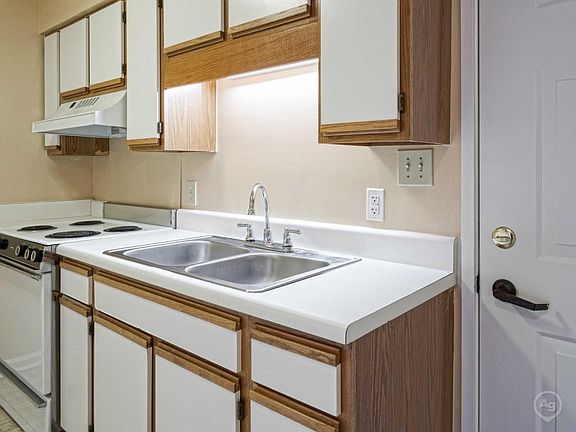 3rd image of 531 E Carver St APT 108
