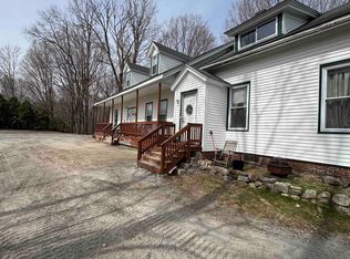 53 Crescent St, Henniker, NH 03242