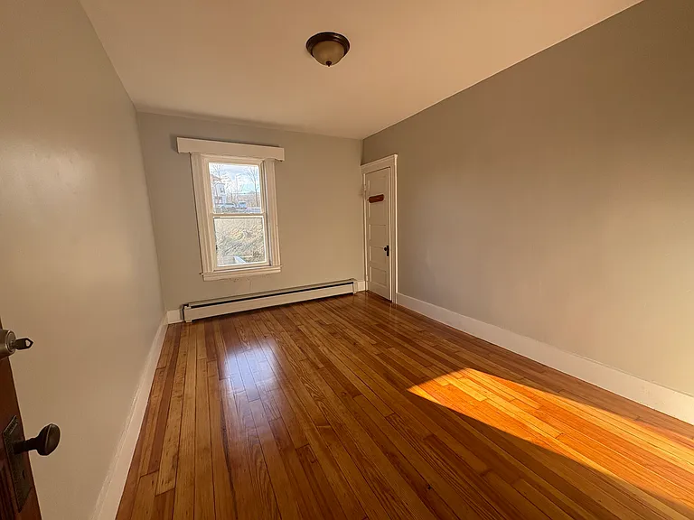 1425 Main St #1 — Photo 5